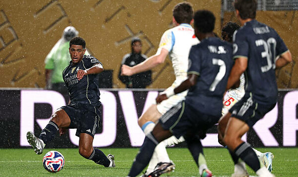 Реал впервые победил европейский клуб на клубных чемпионатах мира Реал, Зальцбург