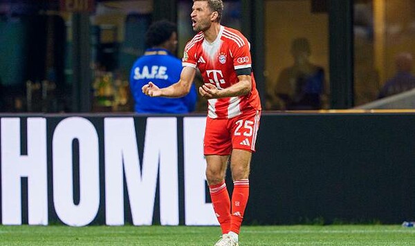 Мюллер сыграл последний матч за Баварию. Сколько успел выиграть трофеев? Баварию, Мюллер, Томаса