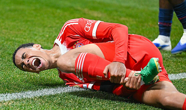 Мусиала впервые прокомментировал перелом ноги. Сказал, кто виноват Мусиала, Благодарю, Доннарумму