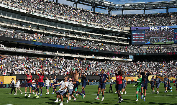 Два матча с участием ПСЖ являются самыми посещаемыми на КЧС Реал