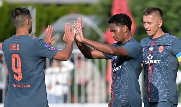 Бринье, Шахтер, Эгиналду, Азарови, Грам