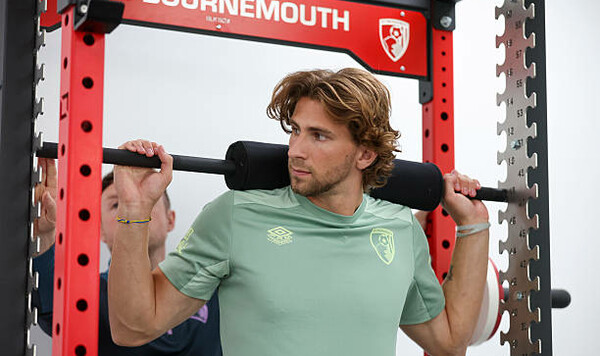 Забарный услышал позицию Борнмута по трансферу. Она разочарует игрока Забарный, Илья, Борнмута