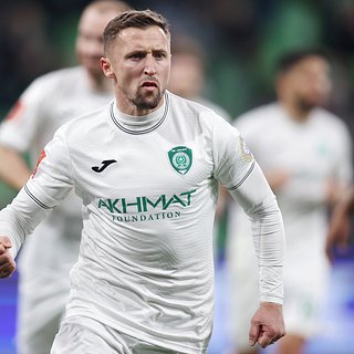 Ахмат, Бернард, Бериши