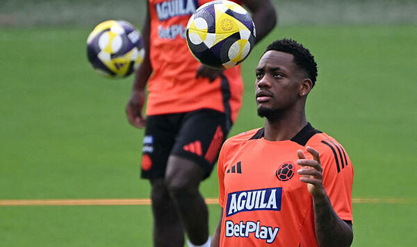 Гнев Моуриньо. Один из самых дорогих форвардов мира бойкотировал тренировку Джон, Моуриньо, Фенербахче, Саудовской, Аравии