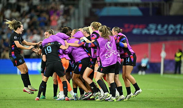 Женев, Євро, Італії, Англии, Келлі