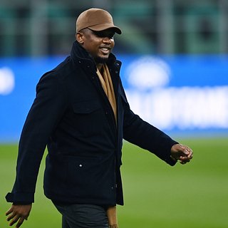 Это'О заподозрили в краже сотен тысяч долларов Федерации, Анжи, Камеруна, Мексики