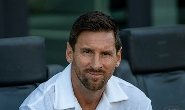 Комо, Месси, Фабрегас, Мирван