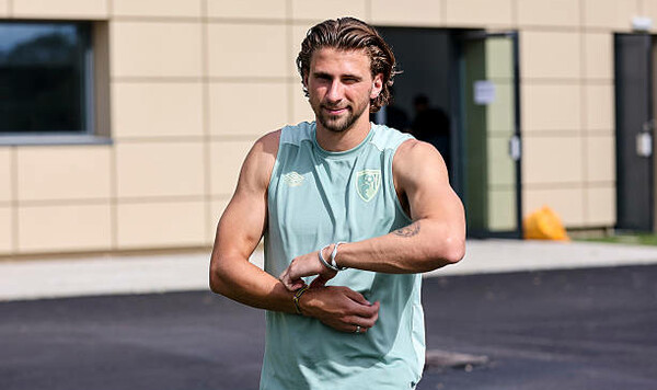 Борнмута, Забарный, Романо, Илью