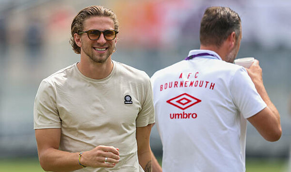 Борнмут, Забарный, Динамо