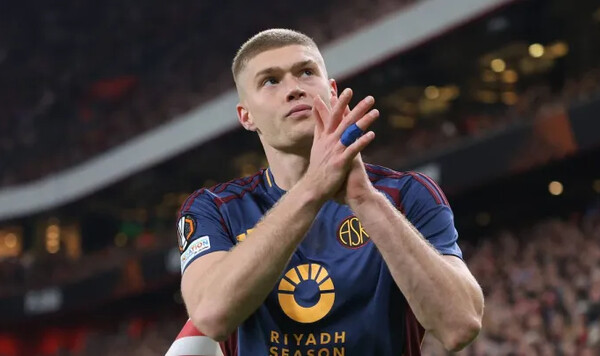 Довбик, Ромы, Кристал, Пэлес, Англию