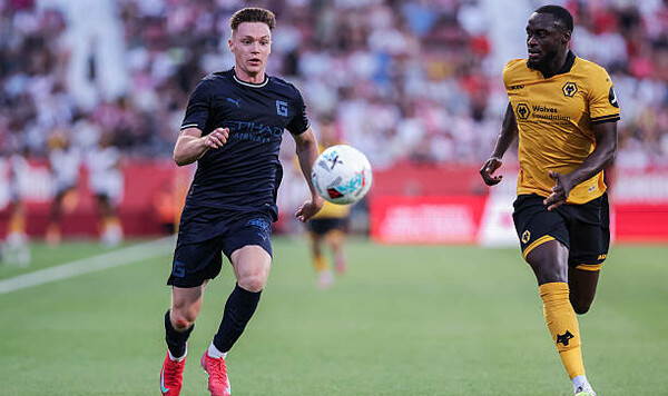 Вулвз, Еррера, Аріас, Жирона, Іспанія