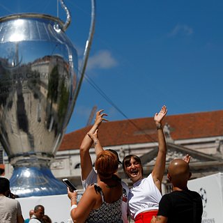 Лиги, Пути, Фейеноорд, Фенербахче