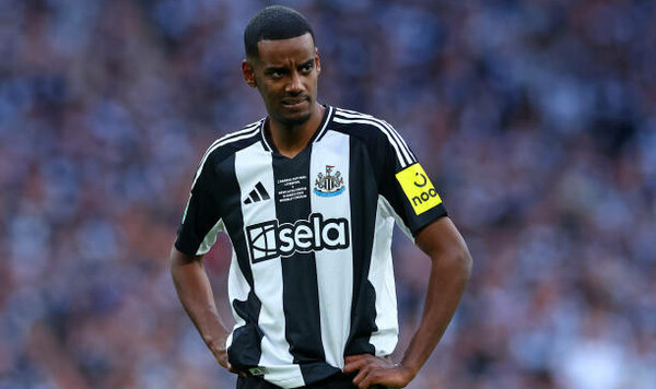 Бойкот провалился. Исак вернулся в Ньюкасл после своего побега Ньюкасл, Исак, Александр, Ливерпуль