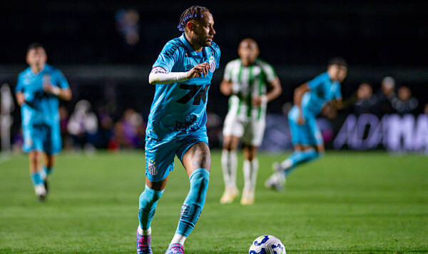 Неймар забил очередной мяч с пенальти. Сколько у него уже таких голов? Неймар, Сантос, Бразилии, Боливии