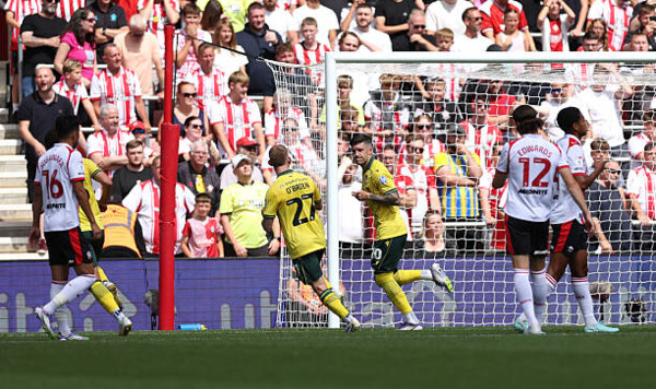 Рексем забил гол во втором по силе дивизионе Англии впервые с 1982 года Стивенс, Англии, Рексем, Чемпионшипа, Саутгемптон