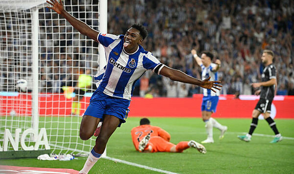 Порту отгрузил 3 мяча супернику на старте чемпионата Португалии Порту, Эштрела, Саму, Амадора, Витории