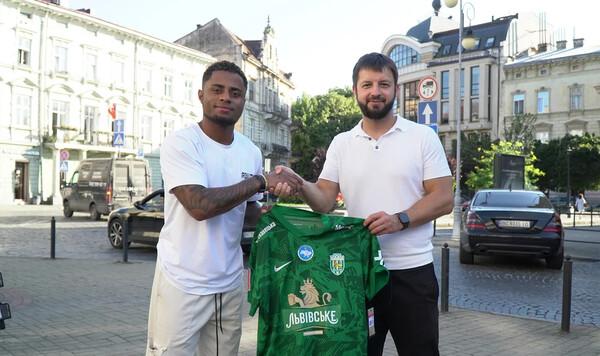 ОФИЦИАЛЬНО. Карпаты подписали легионера, игравшего на ЧМ-2022 Эквадора, Чемпионата, Америка, Шахтера