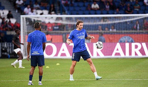 Забарный, Маркиньосом, Фабианом, Руисом, Кварацхелией