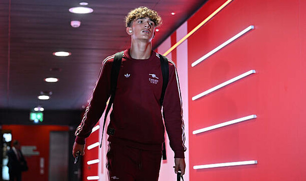 15-летний игрок вышел в составе Арсенала. И он не стал рекордсменом АПЛ Арсенал, Доуман, Итан, Нвенери, Англии