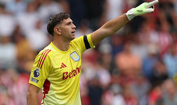 Мартинес, Астон, Эмилиано, Виллы, Яшина