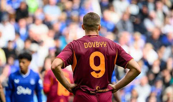 Фабрицио Романо раскрыл подробности по Довбику и Вильярреалу Довбик, Романо, Артем