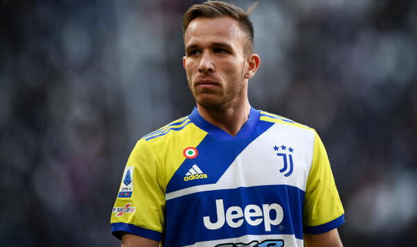 ОФИЦИАЛЬНО. Ювентус отпустил 80-миллионного полузащитника Артур, Турин, Барселоны, Transfermarkt