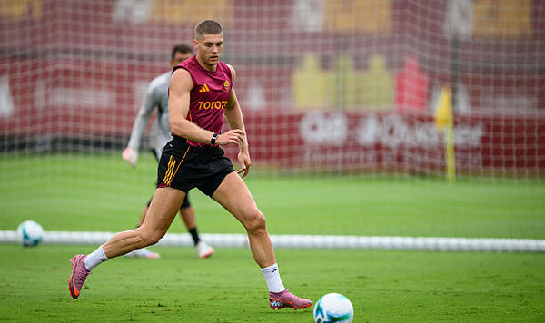 Артема, Довбик, Radio, Вильярреал, Карина