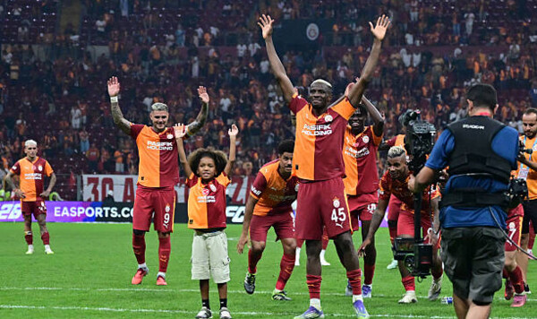 Галатасарай продолжает обновлять рекорды турецкой Суперлиги Галатасарай, Икарди, Турции, Мауро