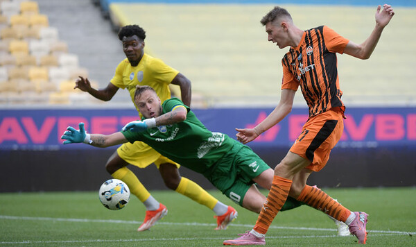 Шахтер забил 1200-й мяч на своем поле в чемпионатах Украины Шахтера, Украины, Матвеев, Геннадий, Зубов