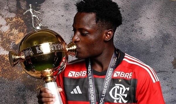 Суркис услышал Шовковского. Динамо завершает трансфер нападающего Динамо, Фламенго, Шола, Александр