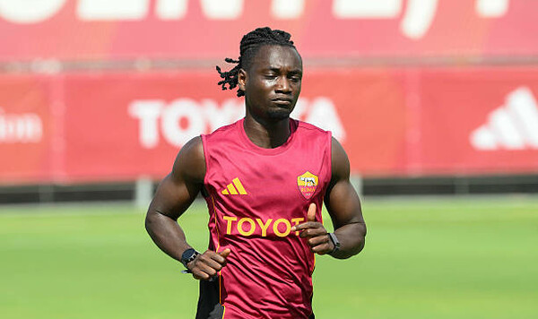 ОФИЦИАЛЬНО. Рома избавилась от футболиста, которого пыталась продать Эбрима, Дарбо, Фрозиноне, Рому