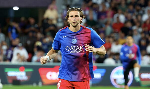 Забарный, Борнмут, Лиги