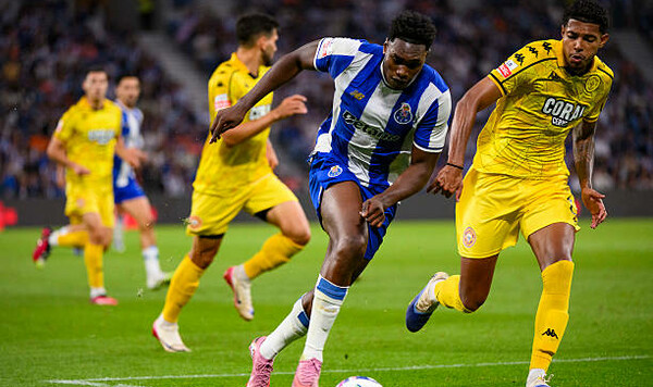 Порту и Спортинг одержали минимальные победы в чемпионате Спортинг, Порту, Саму, Насьональ, Санчес