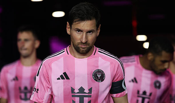 390, 880 и 1270. Месси опережает бомбардирский график Роналду Месси, Интер, Лионель