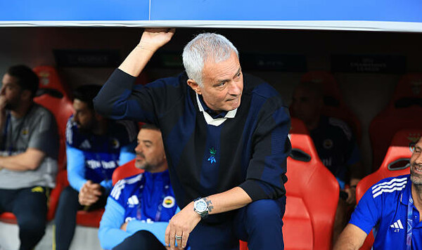 Бенфика подтвердила приход Моуриньо. Трубин и Судаков приготовились Моуриньо, Бенфика, Судаков, Жозе, Карабаху