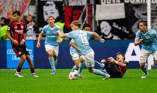 Хет-трик, удаление и 7 голов. Айнтрахт и Унион Берлин сыграли супер-матч Унион, Браун, Оливер, Узун, Буркгардт