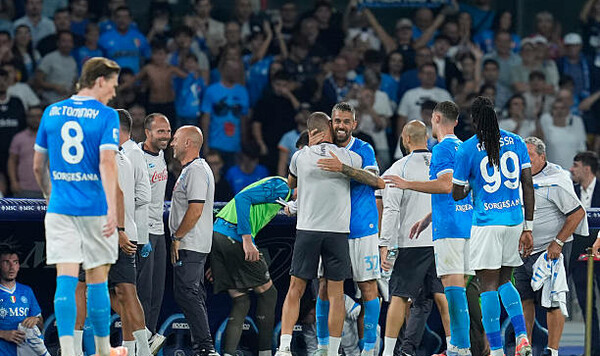 Наполи удерживает самую длинную текущую серию без поражений среди топ-5 лиг Серии, Наполи, Пизу