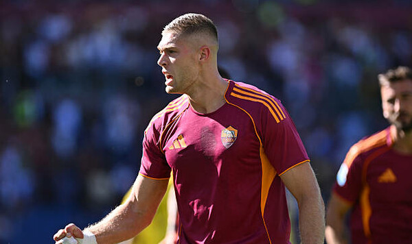 Довбику, Mediaset, Эвана, Фергюсона