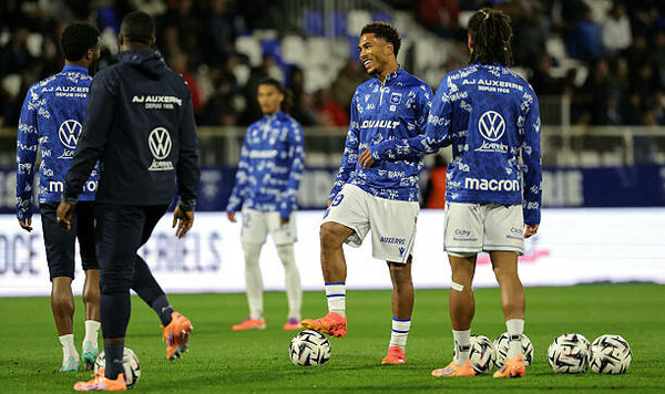 Осер, Ланс, Лиги