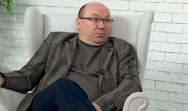 Исландии, Украине, Леоненко