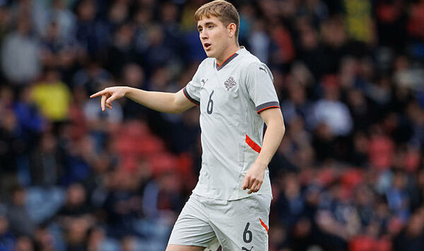 Исландии, Йоуганессон, Украины, Арнар