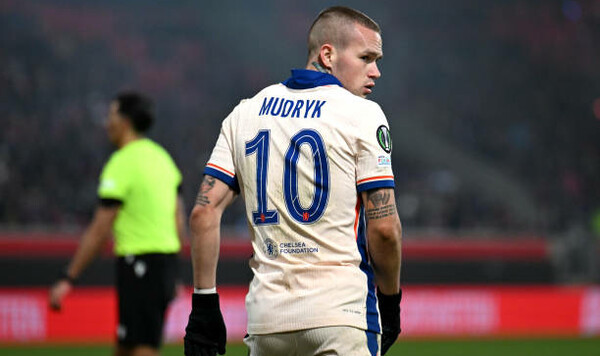 Мудрик, Кинселла, Англии, Футбольной