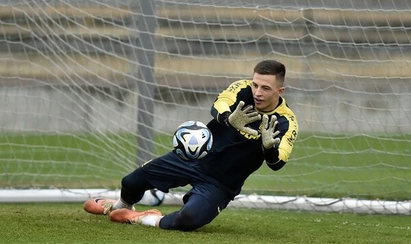 Вратарь сборной Украины услышал приговор после неудачного матча Исландии, Украины, Трубина, Зверов