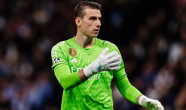 Вратарь сборной Украины обиделся на тренера. Он больше не хочет там играть Лунин, Реал, Мадрид