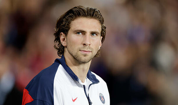 Составлен рейтинг зарплат игроков ПСЖ. Забарный обогнал Сафонова и Руиса Забарный, Сафонова, Фабиана, Украины, Руиса