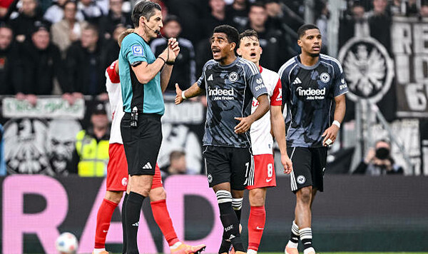 Бундеслига. Перестрелка Фрайбурга и Айнтрахта, разгром Санкт-Паули Фрайбург, Санкт, Паули, Айнтрахт, Хоффенхайм