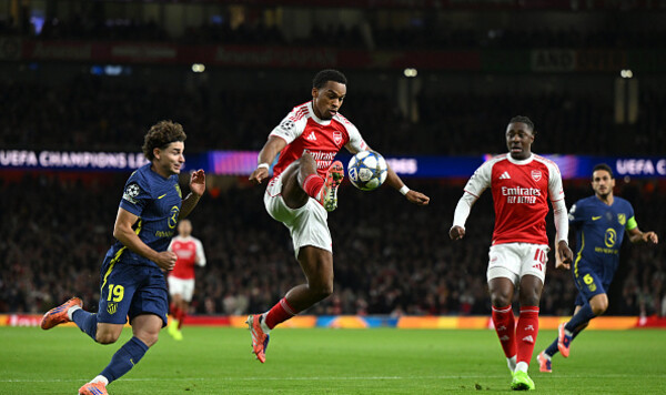 Атлетико никогда не побеждал на выезде клубы АПЛ в группе ЛЧ Арсеналу, Эмирейтс, Лондоне, Симеоне, Диего