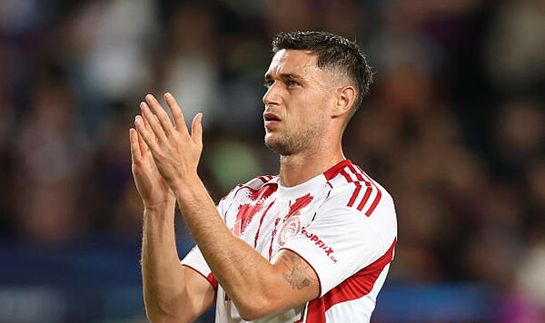 Олимпиакос уверенно одолел АЕК, Яремчук появился на поле во втором тайме Яремчук, Греции, Кааби, Тареми, Олимпиакос