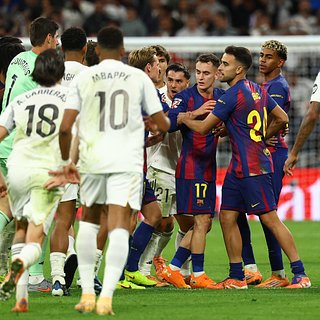 «Эль-класико» между «Реалом» и «Барселоной» завершилось массовой потасовкой Реал, Барселоны, Испании, России