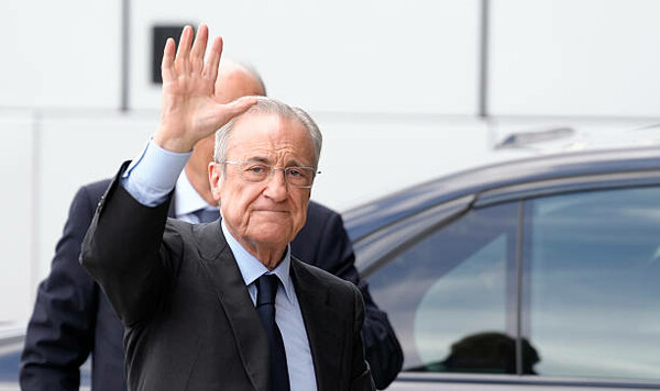 Флорентино Перес отреагировал на матч с Барсой, где Лунин получил красную Реал, Барсой, Перес, Мадрид